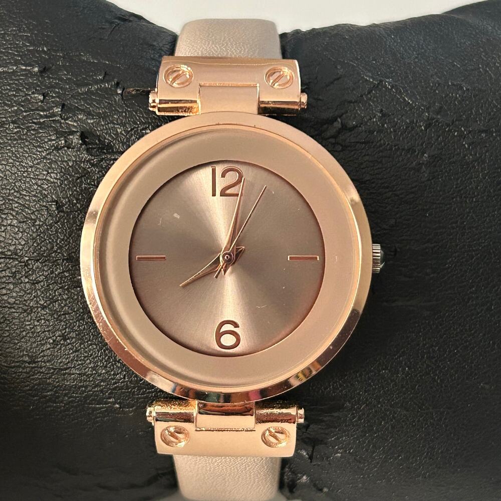 Women’s Rose Gold Stainless Steel Minimalist Watch Working New Battery